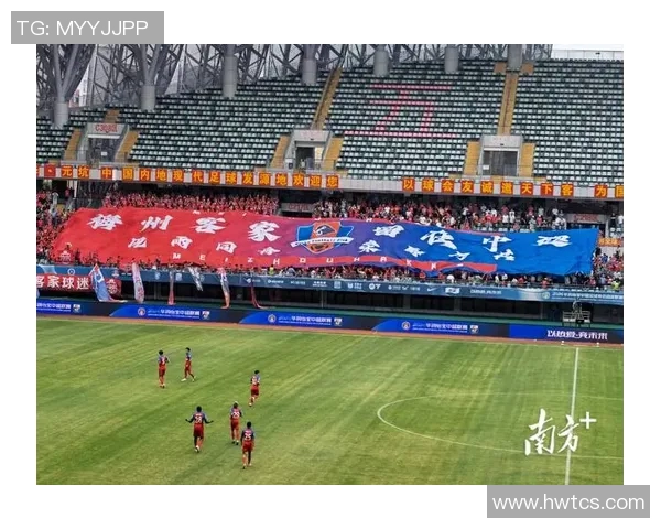 香港足球明星队下半场精彩表现引发球迷热烈欢呼与期待 香港足球明星队下半场精彩表现引发球迷热烈欢呼与期待